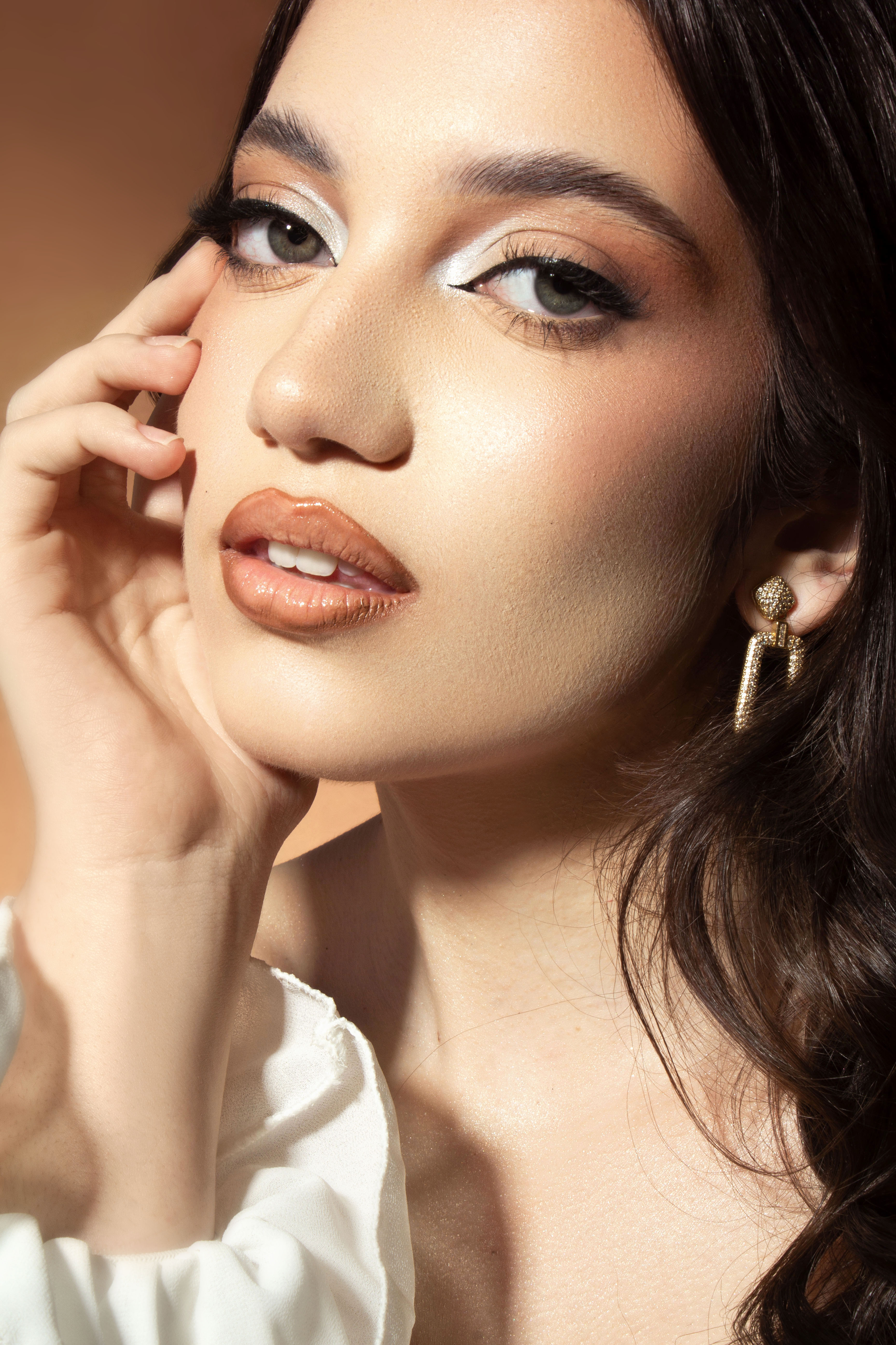 Caterina Piccioni sesión editorial de maquillaje social y elegancia para Foto Pose Venezuela Makeup