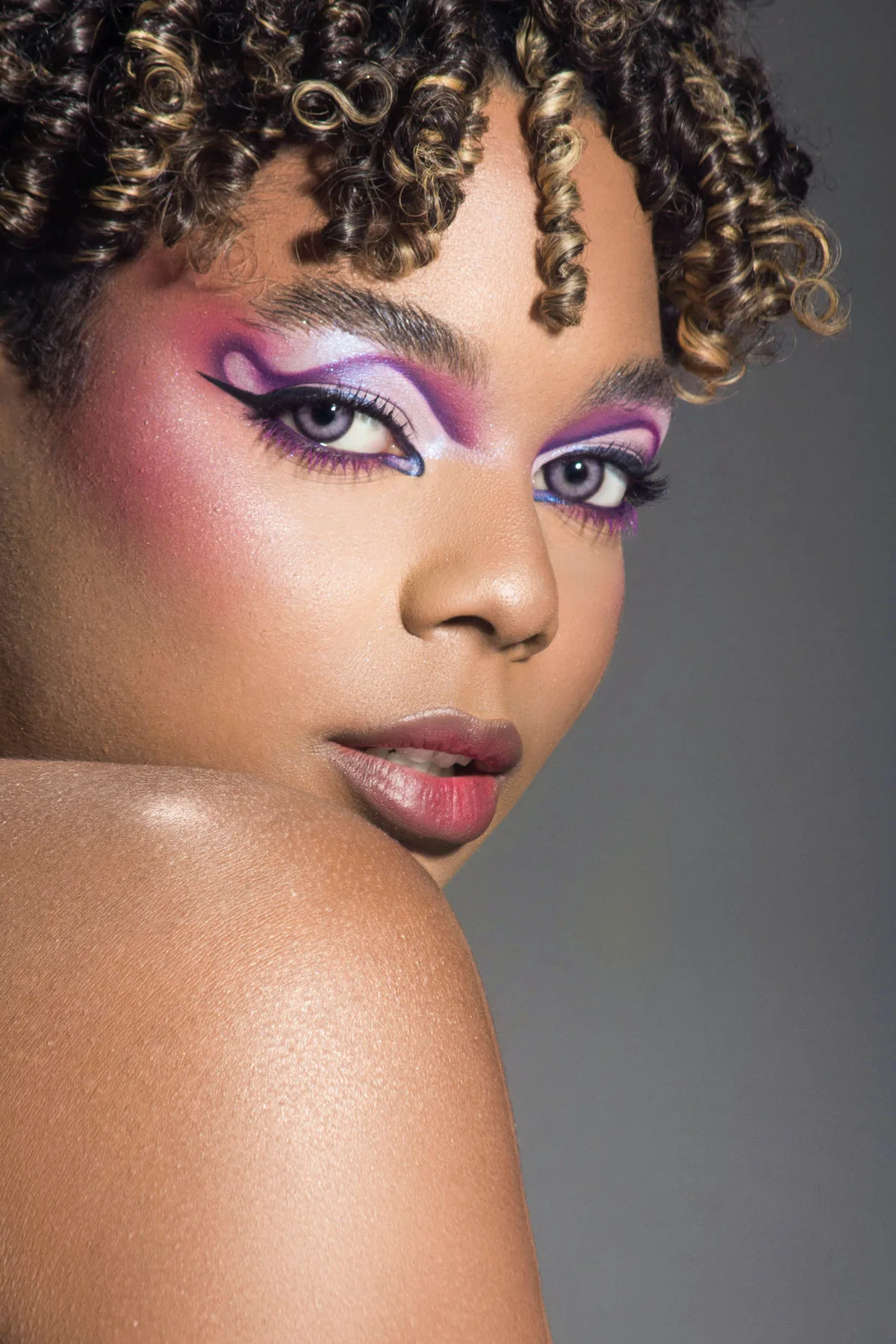 Portafolio editorial de maquillaje por Estrella Rodríguez.